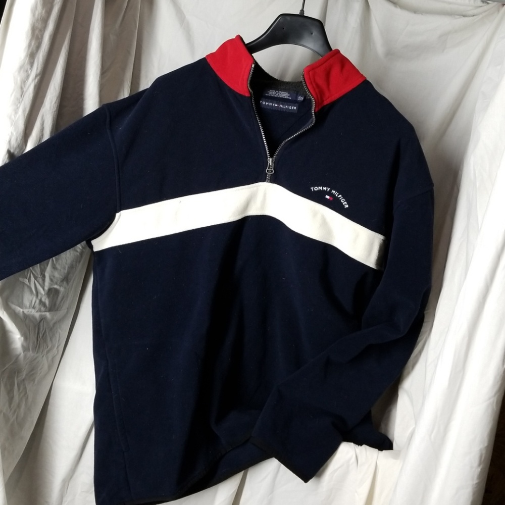 Tommy Hilfiger pull-over sweater
